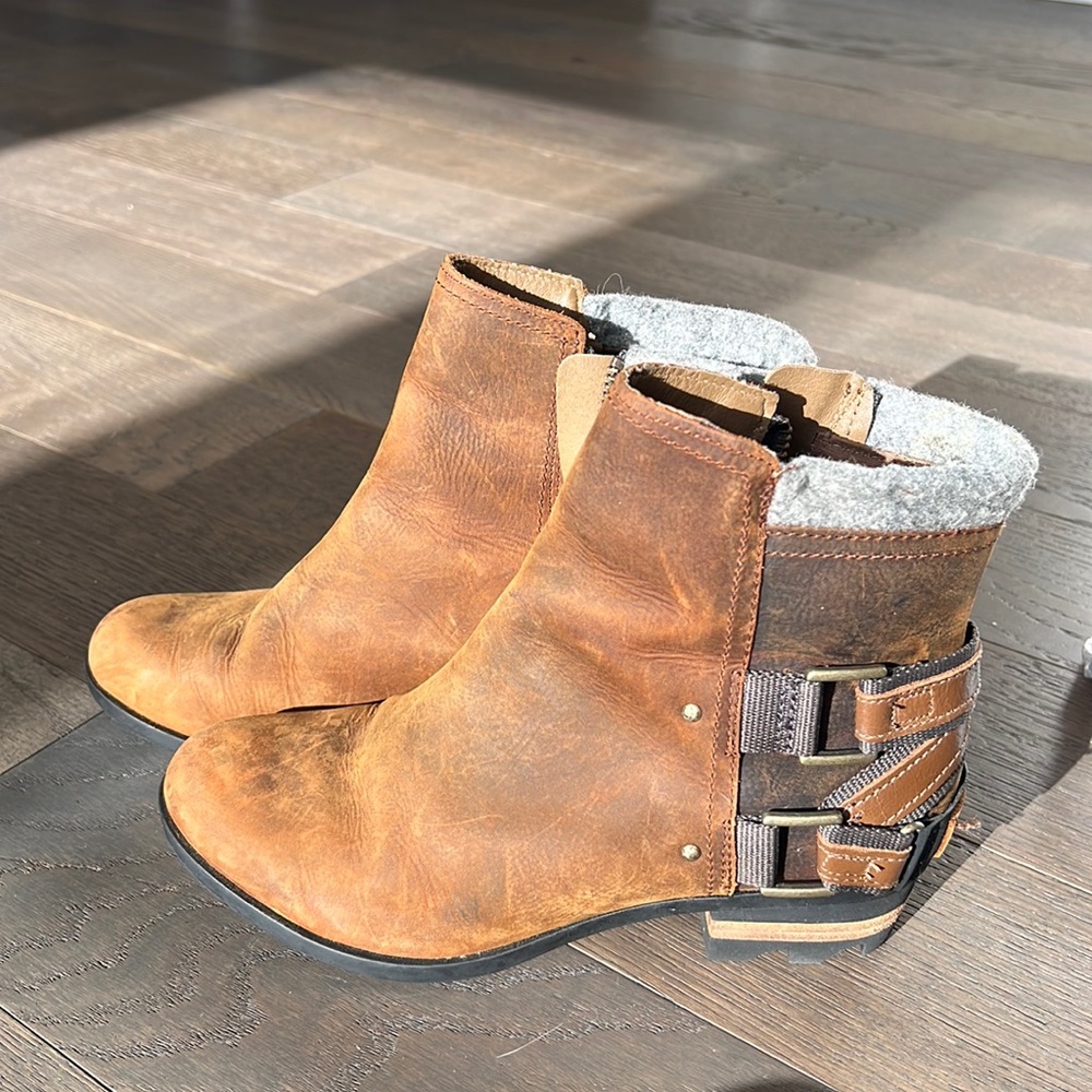 SOREL BOOTS